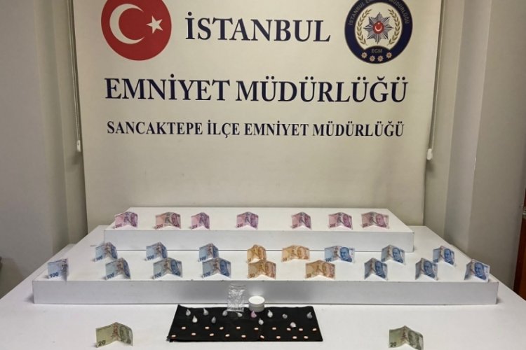 İstanbul'da ş&uuml;pheli otomobilde uyuşturucu bulundu