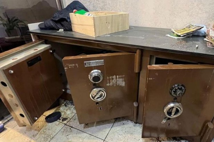 İstanbul Beylikd&uuml;z&uuml;'nde kuyumcudan 3 bu&ccedil;uk milyonluk vurgun