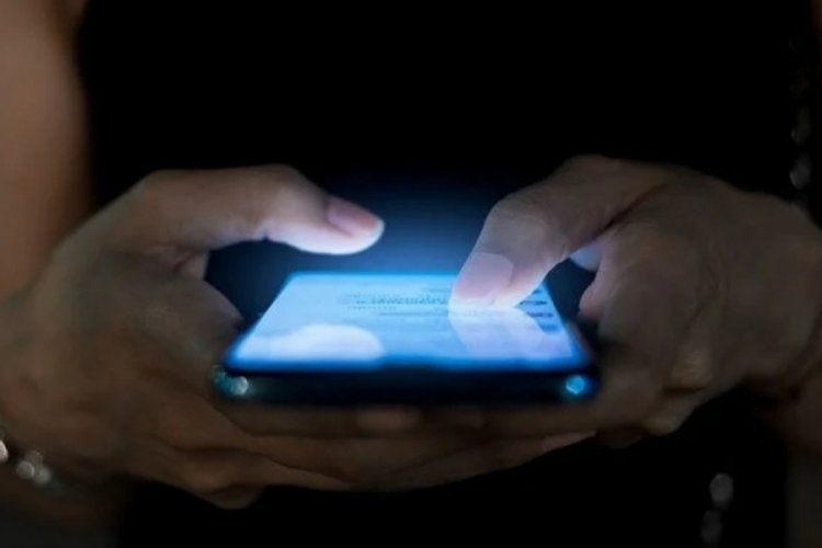 Gen&ccedil;lerin internette ge&ccedil;irdiği zaman, TV izleme s&uuml;resini 3'e katladı