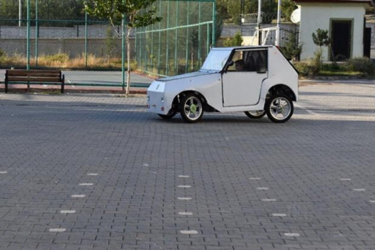 Batmanlı Liselilerden 60 kilometre hıza ulaşabilen elektrikli otomobil