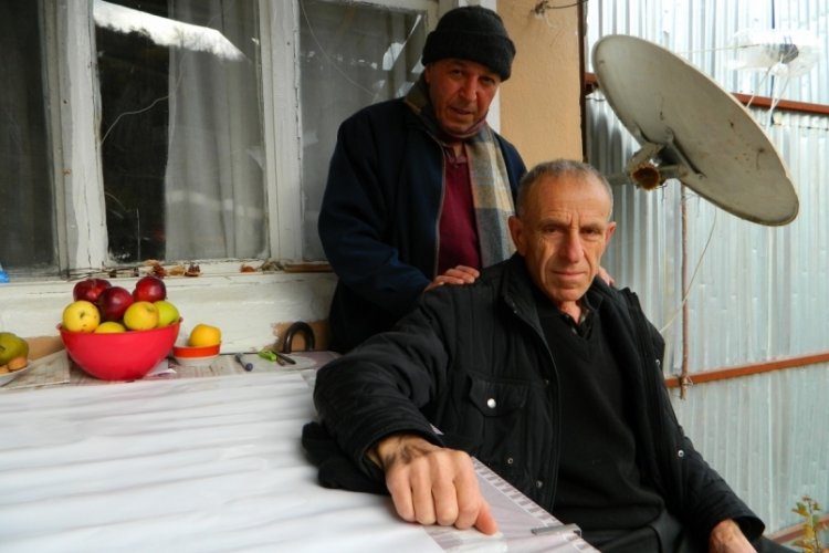 Ardahan'da kafasına vurulan elmanın rengini ve cinsini biliyor