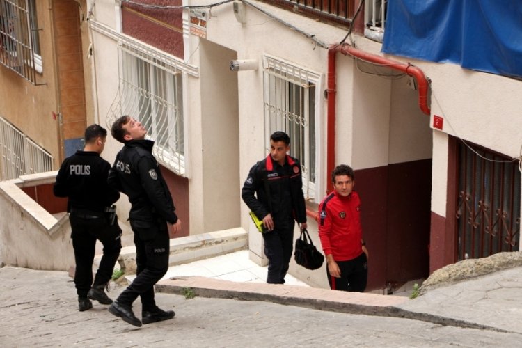 İstanbul'da &uuml;zerime kapıyı kilitleyip gitti dediği arkadaşı umrede &ccedil;ıktı