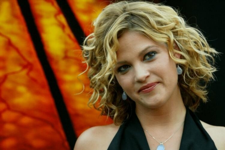 &Uuml;nl&uuml; oyuncu Nicki Aycox kansere yenildi