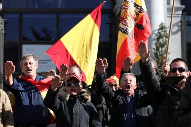 İspanya'da diktat&ouml;r Franco'yu ananlara para cezası