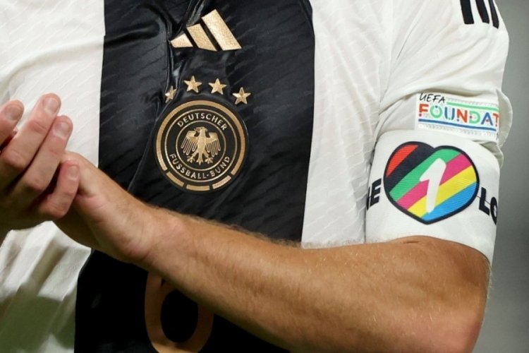 FIFA kararını verdi: LGBT pazubandı takana sarı kart