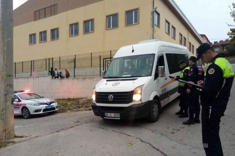 Bursa'da jandarma ekipleri okul servislerine denetim