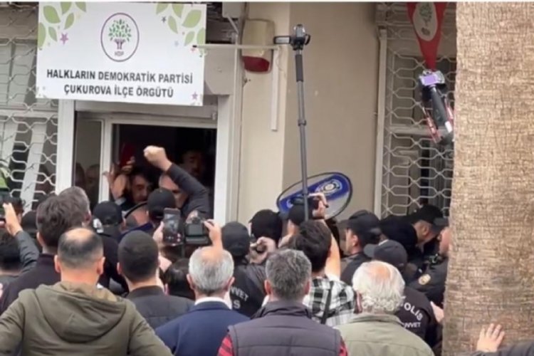 Adana'da hava harekatını protesto etmek isteyen HDP'liler polise takıldı