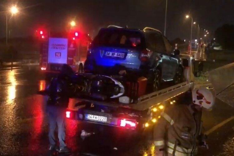 İstanbul'da otomobil moto kuryeye &ccedil;arptı: 1 &ouml;l&uuml;