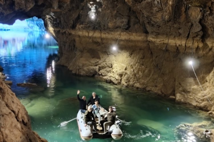 Antalya'da d&uuml;nya'nın 3'&uuml;nc&uuml; en b&uuml;y&uuml;k yeraltı g&ouml;l&uuml;nde keşif &ccedil;alışması yapıldı
