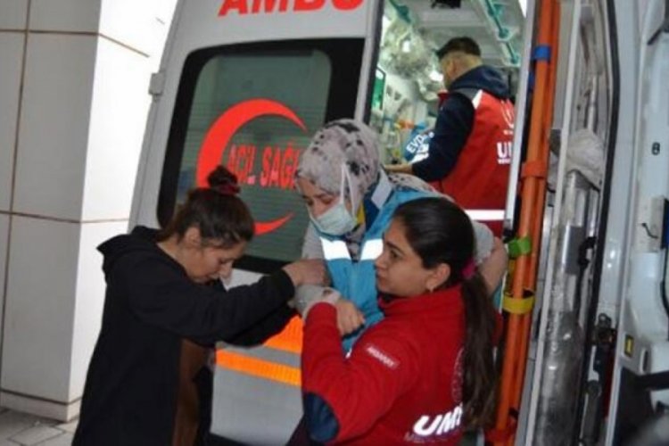 Aksaray'da evde sağlık g&ouml;revlileri kaza yaptı: 3 yaralı
