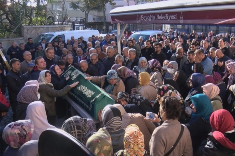 Tiyatrocu Burak Top&ccedil;u, son yolculuğuna uğurlandı