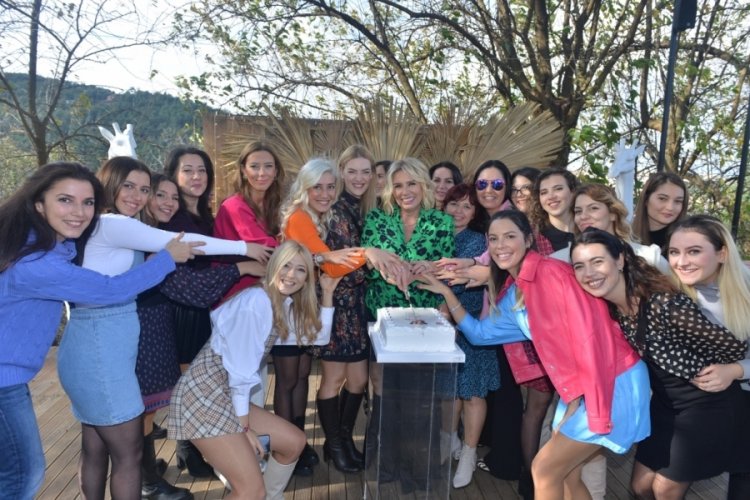 &Ouml;zel Egeberk Anaokulu'ndan &Ouml;ğretmenler G&uuml;n&uuml;'ne renkli kutlama