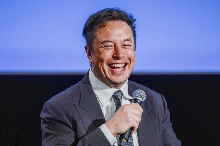 Elon Musk tarihe ge&ccedil;ti! 100 milyar dolar...