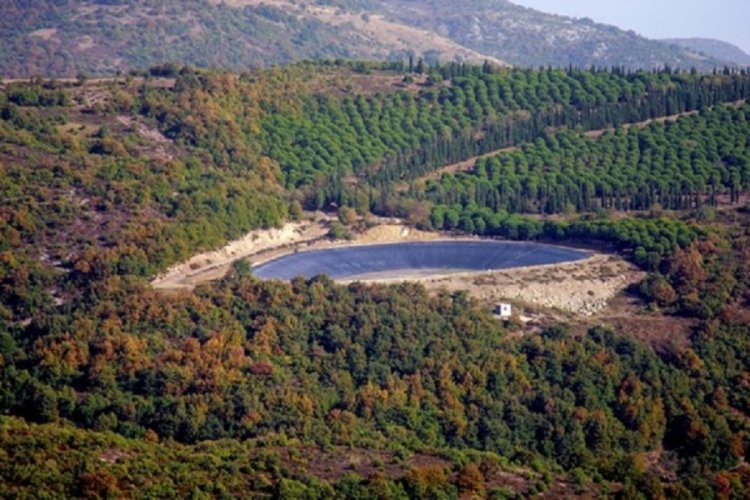 Bursa'da &Ccedil;akırlı sulama g&ouml;letinde su kalmadı