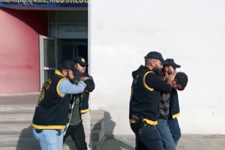 Adana'da eve otostop ile d&ouml;nemeyince otomobil &ccedil;alarak d&ouml;nd&uuml;ler
