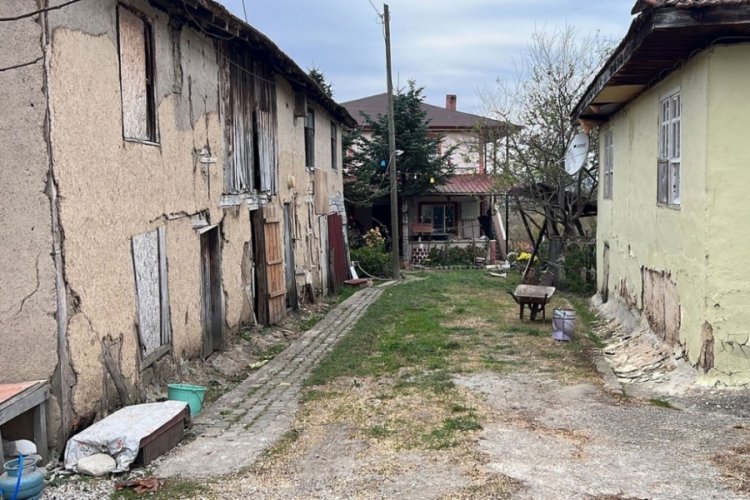 Yaşlı adam deprem sonrası evinde &ouml;l&uuml; bulundu