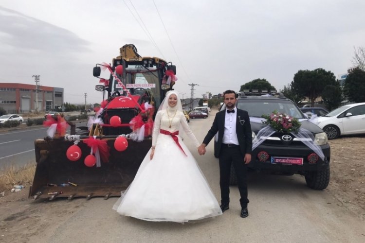 Manisa'da kep&ccedil;eyle gelin alma merasimi g&ouml;renleri şaşırttı