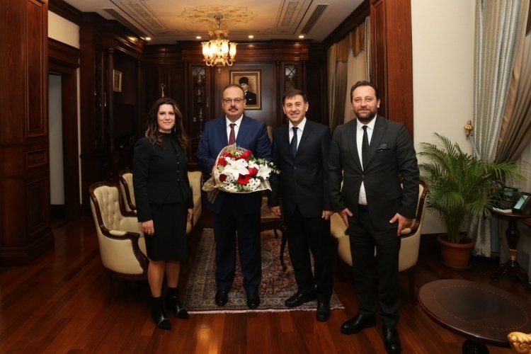 Bursa Valisi &Ouml;ğretmenler G&uuml;n&uuml;'n&uuml; kutladı