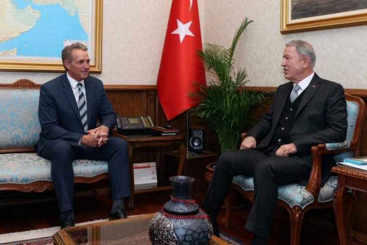 Bakan Akar, ABD'nin Ankara B&uuml;y&uuml;kel&ccedil;isi ile g&ouml;r&uuml;şt&uuml;