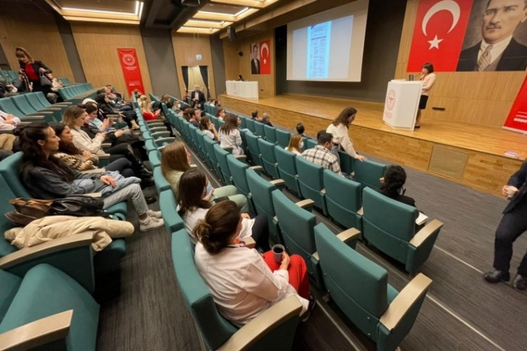 İstanbul'da Başakşehir Şehir Hastanesinde "Yenidoğan Sempozyumu" d&uuml;zenlendi