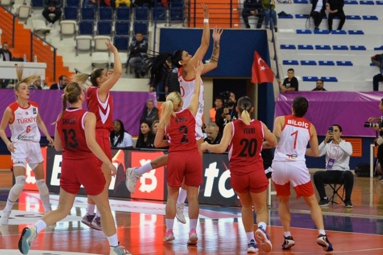 Potanın Perileri'nden Arnavutluk'a tarihi fark