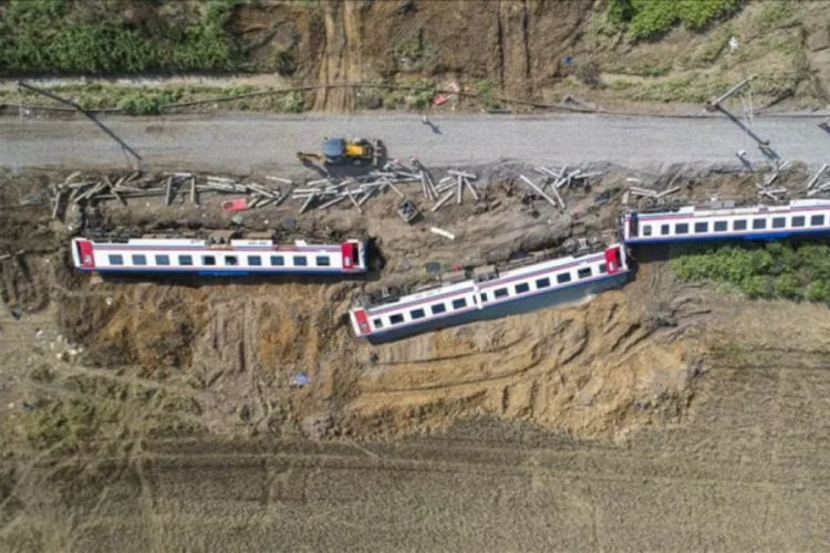 &Ccedil;orlu tren kazasının tek tutuklu sanığı tahliye edildi