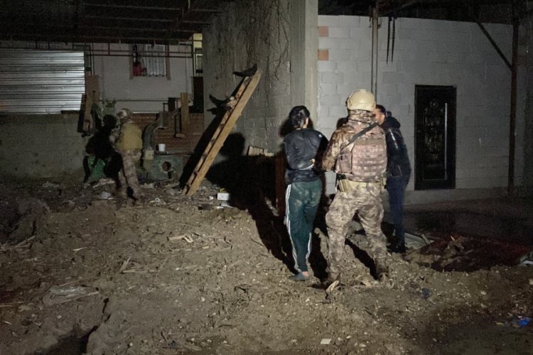 Mersin'de ter&ouml;r operasyonu: 18 ş&uuml;pheliden 15'i g&ouml;zaltına alındı