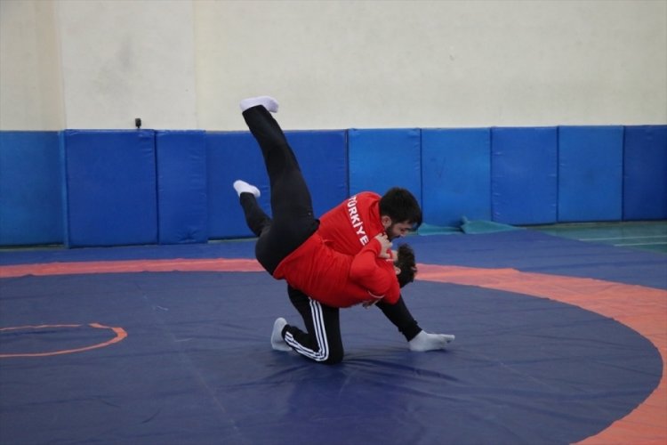 Milli g&uuml;reş&ccedil;iler Ahmet Duman ve Doğuş Ayazcı'nın hedefi 2024 Paris Olimpiyatları