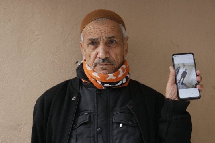 Adana'da kayıp oğlunu arayan baba bulana &ouml;d&uuml;l verecek