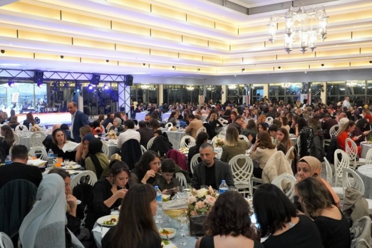 Nev-i &Ccedil;eşni'de renkli &ouml;ğretmenler g&uuml;n&uuml; kutlaması