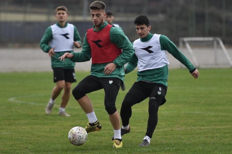 Bursaspor'da ma&ccedil; hazırlıklarını tamamlandı: Arnavutk&ouml;y'le karşılaşacak