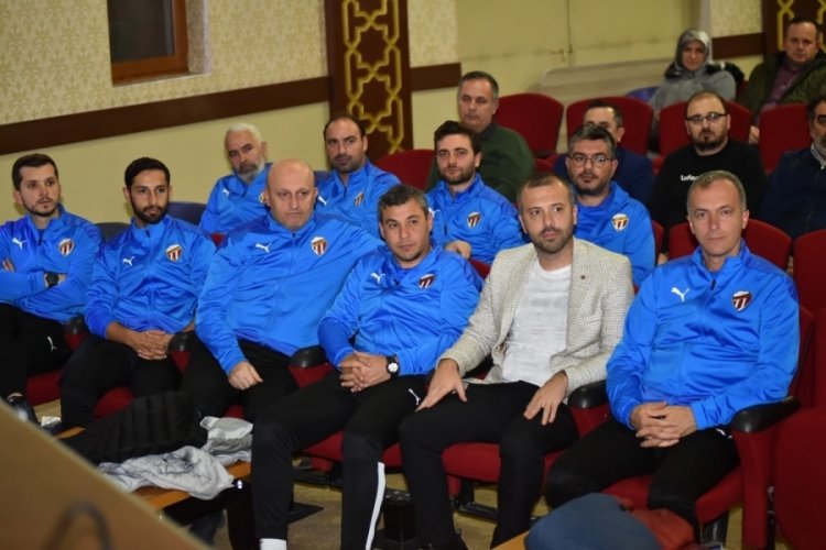 İneg&ouml;lspor'da altyapı velileri "Aile İ&ccedil;i İletişim" i&ccedil;in buluştu