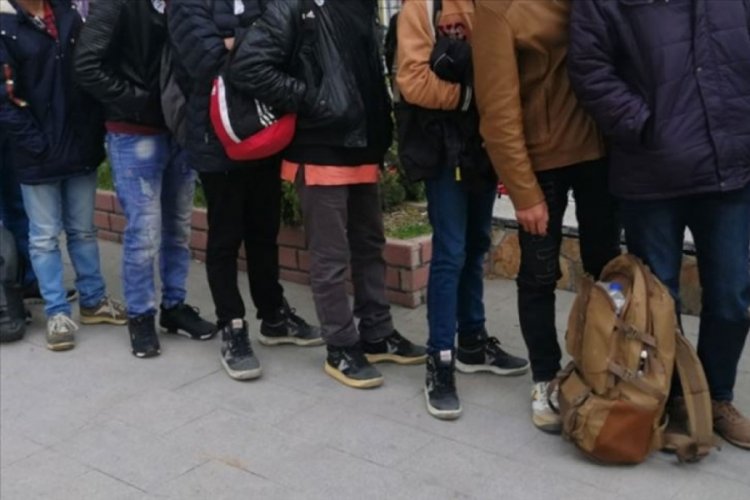 Edirne'de 565 d&uuml;zensiz g&ouml;&ccedil;men yakalandı