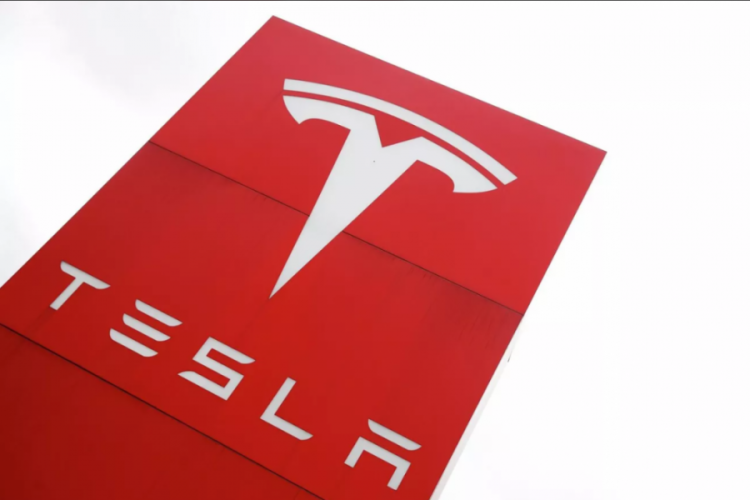 Tesla, &Ccedil;in'de satılan on binlerce otomobili geri &ccedil;ağırdı
