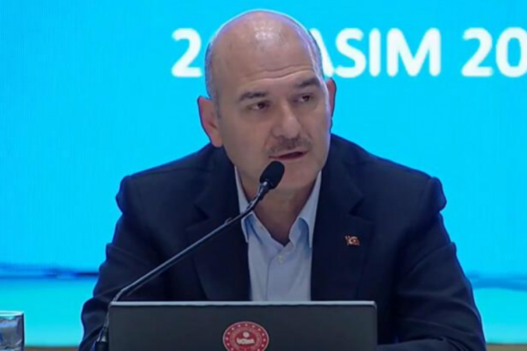 Bakan Soylu: Ter&ouml;r kapsamında 74 belediyede 88 soruşturma y&uuml;r&uuml;t&uuml;ld&uuml;