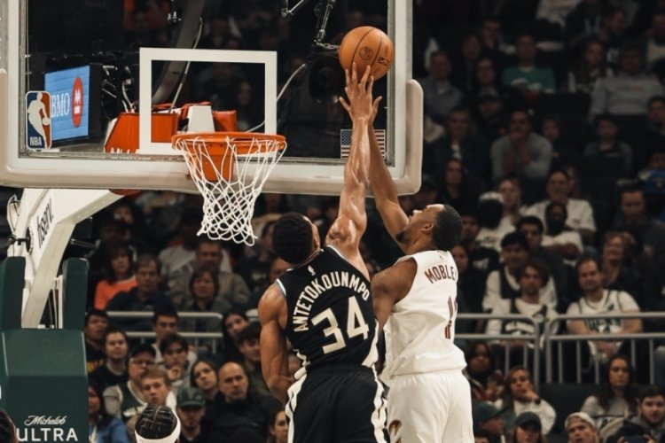 Milwaukee Bucks, Cleveland Cavaliers'ı mağlup etti