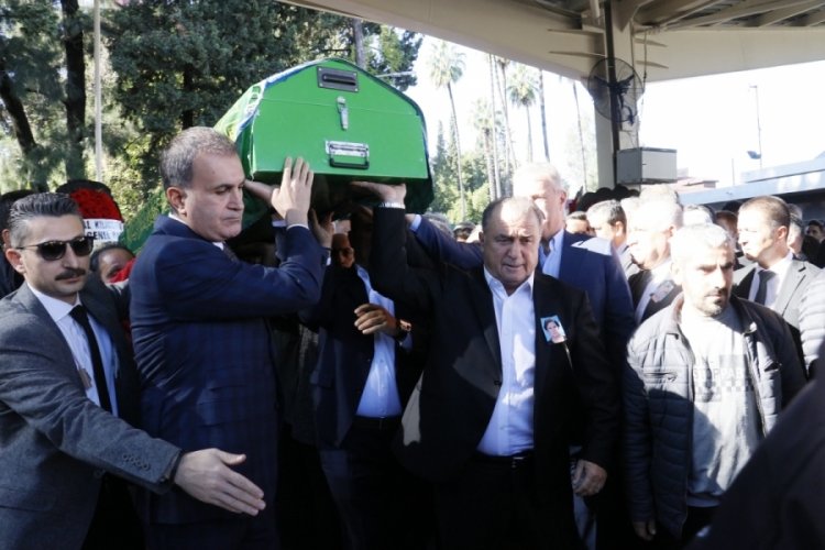 Fatih Terim'in annesi Nuriye Terim son yolculuğuna uğurlandı