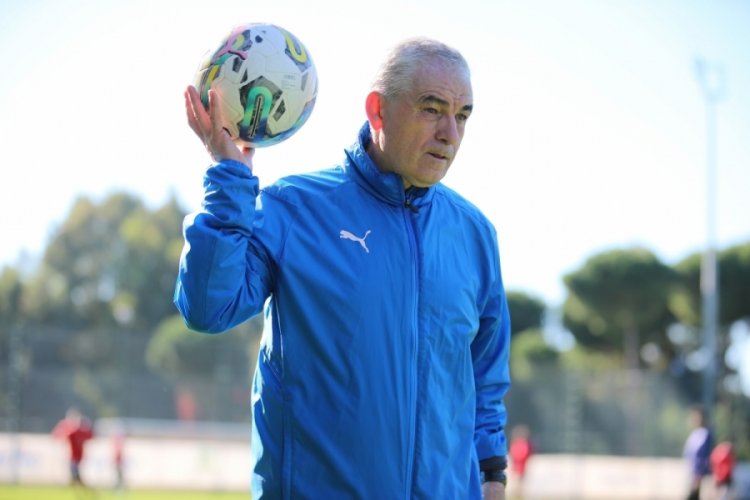 Rıza &Ccedil;alımbay: D&uuml;nya Kupası zamanla daha heyecanlı olacaktır