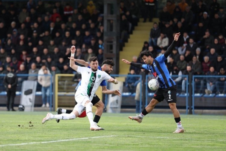 Karacabey'de son 10 dakikada 4 gol! 1565375-karacabey-de-son-10-dakikada-4-gol-638217384a971