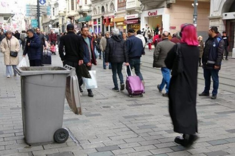 Yeni &ouml;nlemler sonrasında İstiklal Caddesi'nde denetim