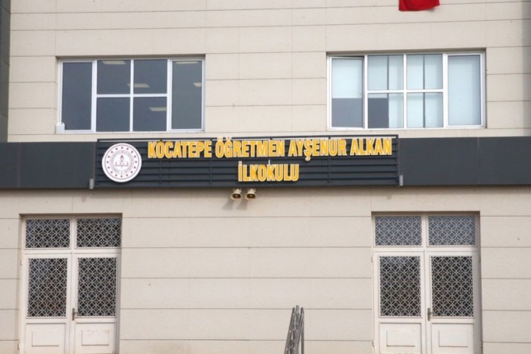 Şehit Ayşenur &ouml;ğretmenin adı g&ouml;rev yaptığı okula verildi