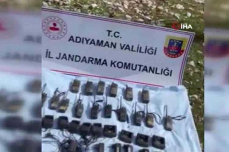 PKK'ya ait toprağa g&ouml;m&uuml;l&uuml; telsizler ele ge&ccedil;irildi