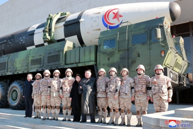 Kuzey Kore lideri Kim: D&uuml;nyanın en g&uuml;&ccedil;l&uuml; ordusu olacağız