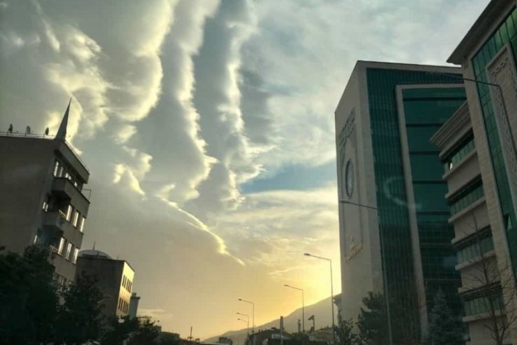 Meteoroloji'den kuvvetli sağanak uyarısı! Bursa'da bug&uuml;n hava nasıl olacak?