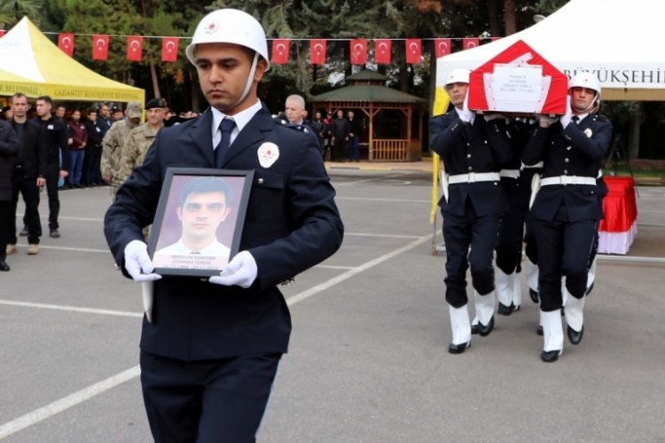 Kalp krizinden yaşamını yitiren komiser memleketi Bursa'ya getirildi