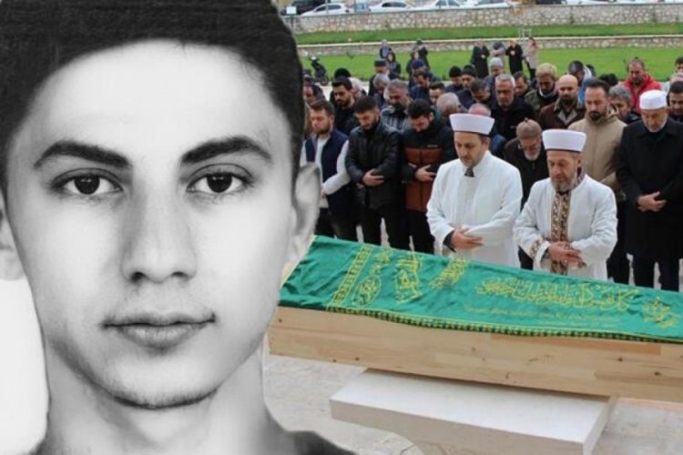 İmam babanın en acı g&ouml;revi! Oğlunun cenaze namazını kıldırdı