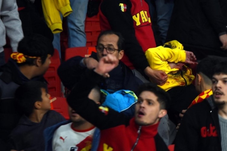 G&ouml;ztepe-Altay ma&ccedil;ında &ccedil;ocuklar trib&uuml;nde kabusu yaşadı
