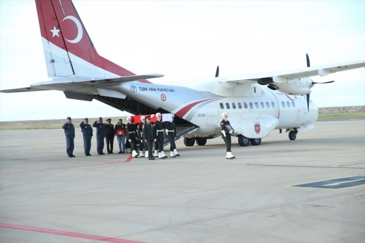 Şehit İsmail &Uuml;nal'ın cenazesi Ordu-Giresun Havalimanı'na getirildi