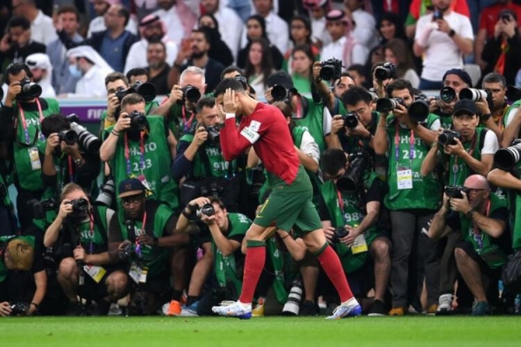 D&uuml;nya bu sorunun yanıtını arıyor: Cristiano Ronaldo topa dokundu mu?