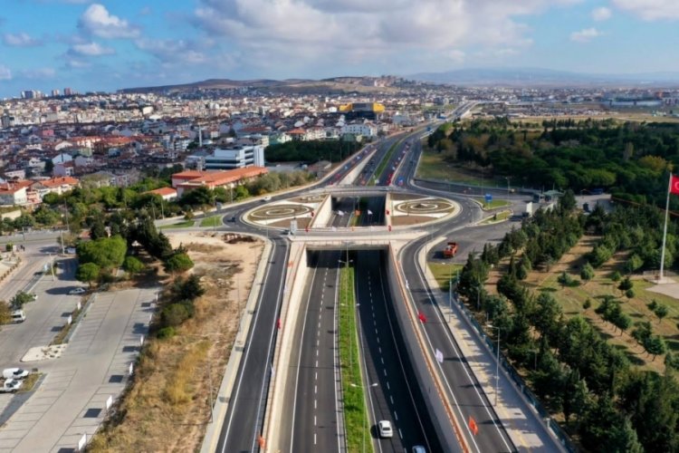 Adil Karaismailoğlu: Laf değil, eser &uuml;retiyoruz
